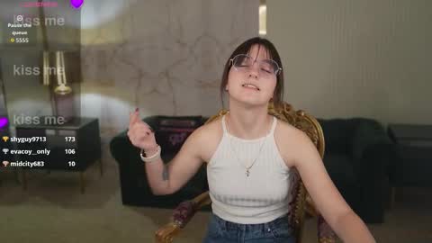 Snapshot of bright_diamonds_054 chatting on March 20, 8:46 pm Diamonds Girls online show from March 20, 8:46 pm