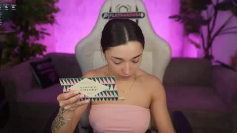 Snapshot of bright_diamonds_054 chatting on March 28, 8:36 am Diamonds Girls online show from March 28, 8:36 am