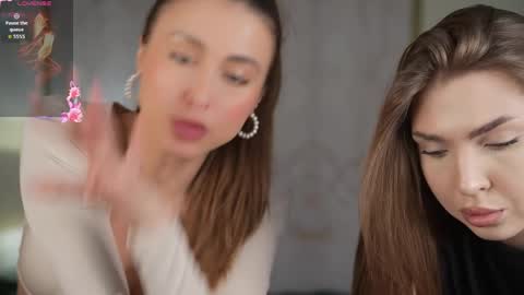 Snapshot of bright_diamonds_054 chatting on April 1, 9:32 am Diamonds Girls online show from April 1, 9:32 am