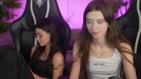 Snapshot of bright_diamonds_054 chatting on April 10, 7:40 pm Diamonds Girls online show from April 10, 7:40 pm