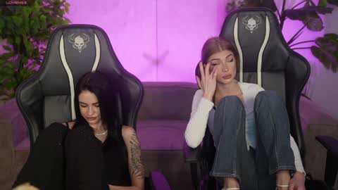 Snapshot of bright_diamonds_054 chatting on April 14, 8:20 am Diamonds Girls online show from April 14, 8:20 am