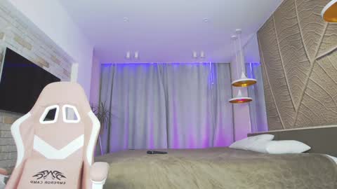 Amina Adelina online show from February 6, 3:06 am