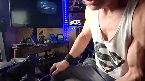 brigstuf20 online show from April 11, 10:47 pm