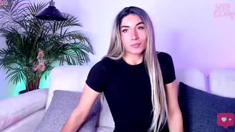 Snapshot of brihanna19 chatting on February 19, 12:12 pm Brihanna online show from February 19, 12:12 pm