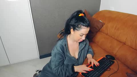 brilliantegirl_ online show from February 7, 8:40 am