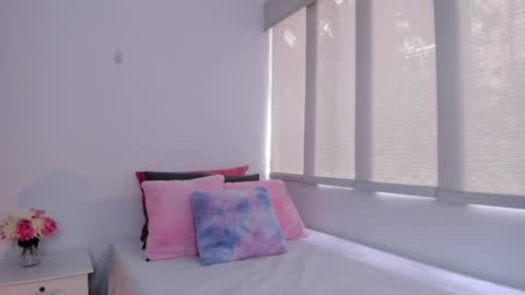 Brisa  online show from February 3, 4:10 pm