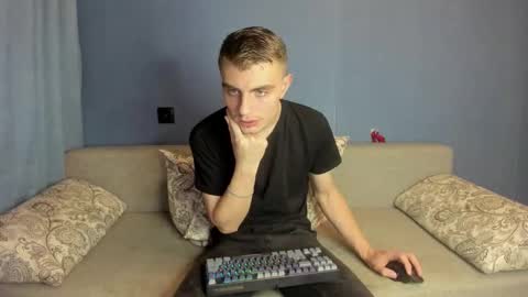 bristlebback online show from September 20, 1:12 pm