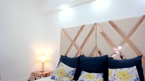 Snapshot of britannythomsom chatting on November 7, 5:46 pm Britanny online show from November 7, 5:46 pm