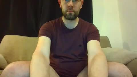 Snapshot of britguy6985 chatting on February 7, 7:50 pm britguy6985 online show from February 7, 7:50 pm