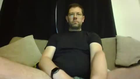 Snapshot of britguy6985 chatting on May 16, 7:01 pm britguy6985 online show from May 16, 7:01 pm