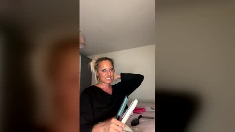 britishcumslut_10 online show from April 21, 7:03 am