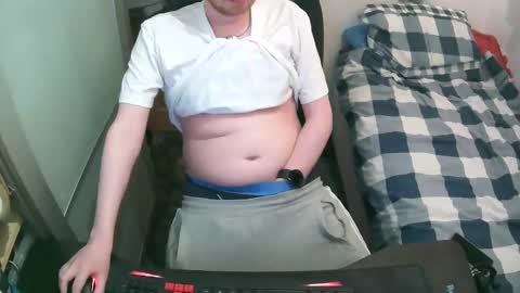 British Tom online show from May 14, 11:33 pm