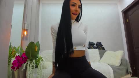 britney_charm online show from March 22, 7:12 am