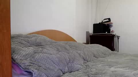 Britney online show from February 6, 6:40 am