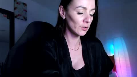 Britney online show from April 5, 7:44 pm