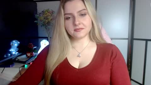 Snapshot of britneyglow chatting on December 26, 4:25 pm BritneyGlow online show from December 26, 4:25 pm