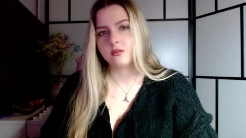 Snapshot of britneyglow chatting on January 24, 9:58 pm BritneyGlow online show from January 24, 9:58 pm