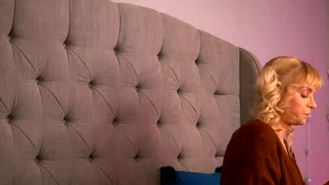 Snapshot of britneyhudson chatting on February 24, 4:54 am britneyhudson online show from February 24, 4:54 am