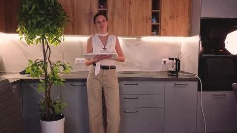 my name is Britney Im 18 years old I love to draw and want to learn to dance online show from March 3, 7:42 pm