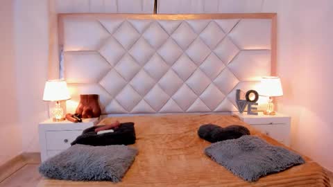 Brittany  online show from November 5, 4:01 am