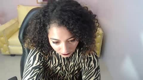 Snapshot of brittany_ch chatting on May 7, 11:10 pm BRITANY online show from May 7, 11:10 pm