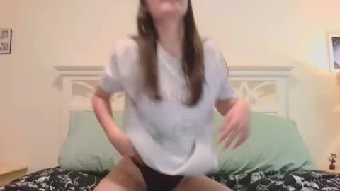 Snapshot of brittbratt24 chatting on May 2, 2:55 pm Britt online show from May 2, 2:55 pm