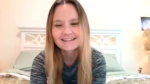 Snapshot of brittbratt24 chatting on June 29, 4:18 pm Britt online show from June 29, 4:18 pm