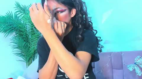 Snapshot of briyit_doll chatting on December 10, 12:38 pm BRIYIT online show from December 10, 12:38 pm