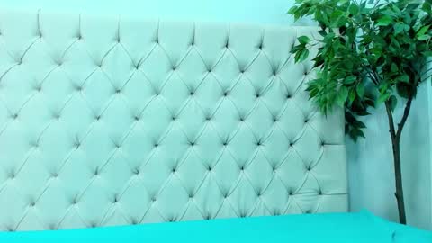 Snapshot of briyit_doll chatting on December 20, 7:28 pm BRIYIT online show from December 20, 7:28 pm