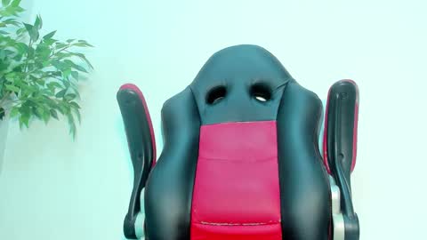 Snapshot of briyit_doll chatting on December 28, 8:47 pm BRIYIT online show from December 28, 8:47 pm