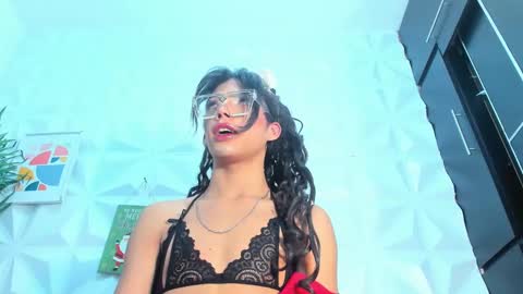 Snapshot of briyit_doll chatting on January 7, 11:48 am BRIYIT online show from January 7, 11:48 am