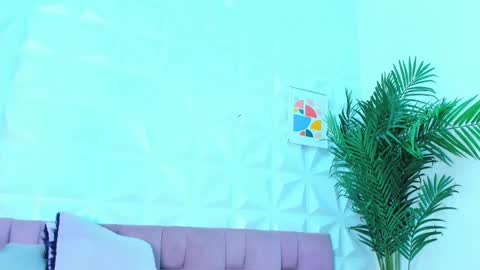 Snapshot of briyit_doll chatting on January 22, 2:48 am BRIYIT online show from January 22, 2:48 am