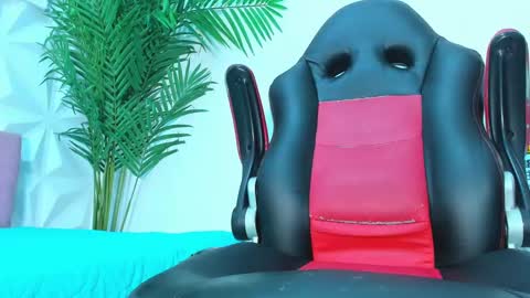 Snapshot of briyit_doll chatting on January 22, 5:59 am BRIYIT online show from January 22, 5:59 am