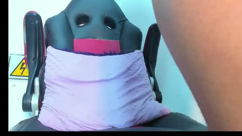 Snapshot of briyit_doll chatting on February 5, 8:54 am BRIYIT online show from February 5, 8:54 am