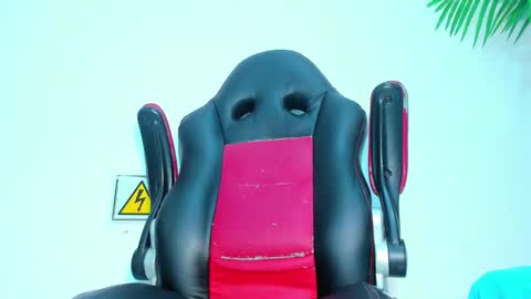 Snapshot of briyit_doll chatting on February 6, 8:39 am BRIYIT online show from February 6, 8:39 am