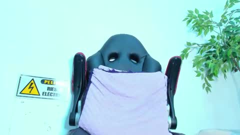 Snapshot of briyit_doll chatting on February 15, 7:06 am BRIYIT online show from February 15, 7:06 am