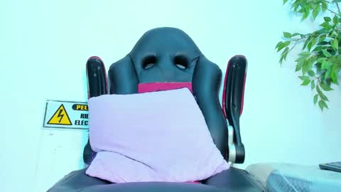 Snapshot of briyit_doll chatting on February 18, 6:26 am BRIYIT online show from February 18, 6:26 am