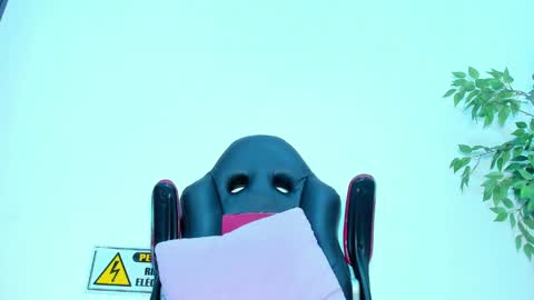 Snapshot of briyit_doll chatting on February 20, 10:16 am BRIYIT online show from February 20, 10:16 am