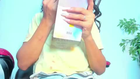 Snapshot of briyit_doll chatting on February 23, 3:13 am BRIYIT online show from February 23, 3:13 am