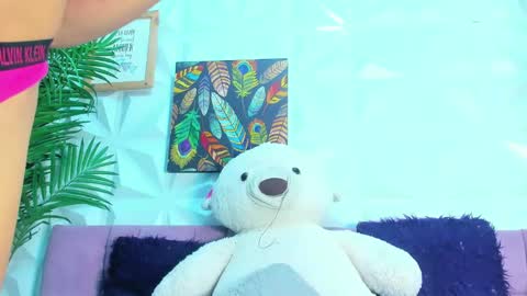 Snapshot of briyit_doll chatting on September 19, 4:25 am BRIYIT online show from September 19, 4:25 am