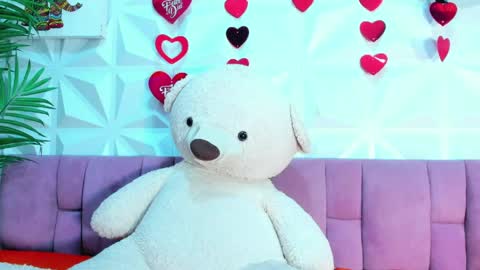 Snapshot of briyit_doll chatting on March 28, 3:28 am BRIYIT online show from March 28, 3:28 am