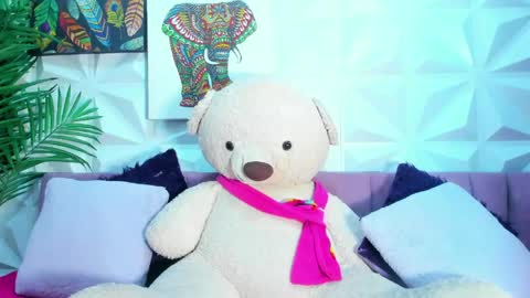 Snapshot of briyit_doll chatting on June 8, 1:00 pm BRIYIT online show from June 8, 1:00 pm