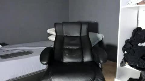 brockhurn_ online show from December 16, 1:10 am