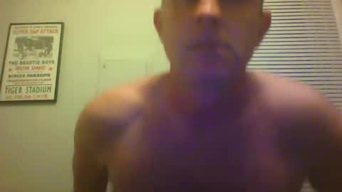 brodyb545755 online show from April 2, 3:26 am