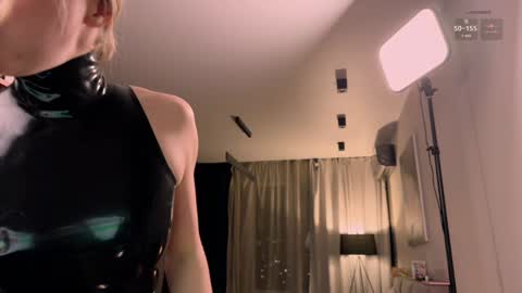 Snapshot of bronnica chatting on January 18, 6:21 pm Anna online show from January 18, 6:21 pm