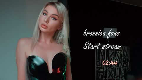 Snapshot of bronnica chatting on November 2, 4:09 pm Anna online show from November 2, 4:09 pm