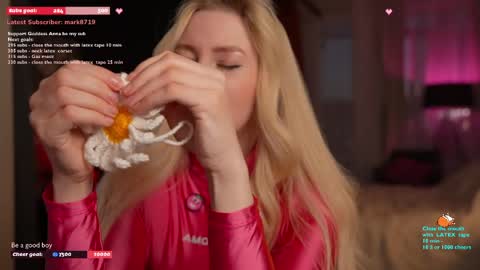 Snapshot of bronnica chatting on April 11, 4:33 pm Anna online show from April 11, 4:33 pm