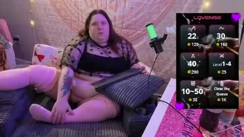 Snapshot of brookenicole3 chatting on April 23, 1:29 am Madam Brooke online show from April 23, 1:29 am