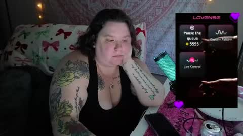 Snapshot of brookenicole3 chatting on April 27, 5:11 pm Madam Brooke online show from April 27, 5:11 pm