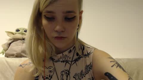 Snapshot of brookewylde_20 chatting on February 26, 4:39 pm brookewylde_20 online show from February 26, 4:39 pm